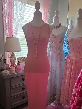 Sleek Pink Ribbed Midi Bodycon Dress